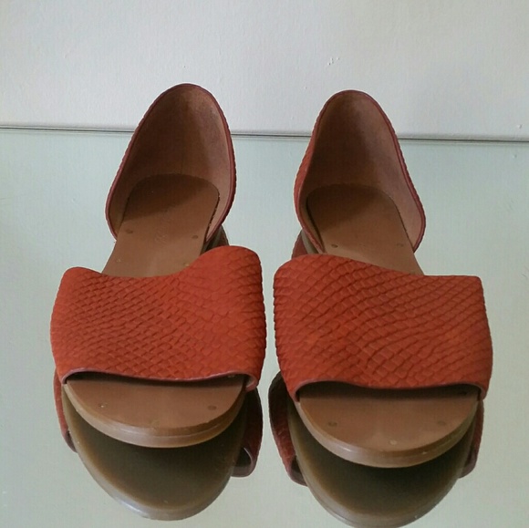 Madewell Thea Sandal in embossed leather. - Picture 2 of 5